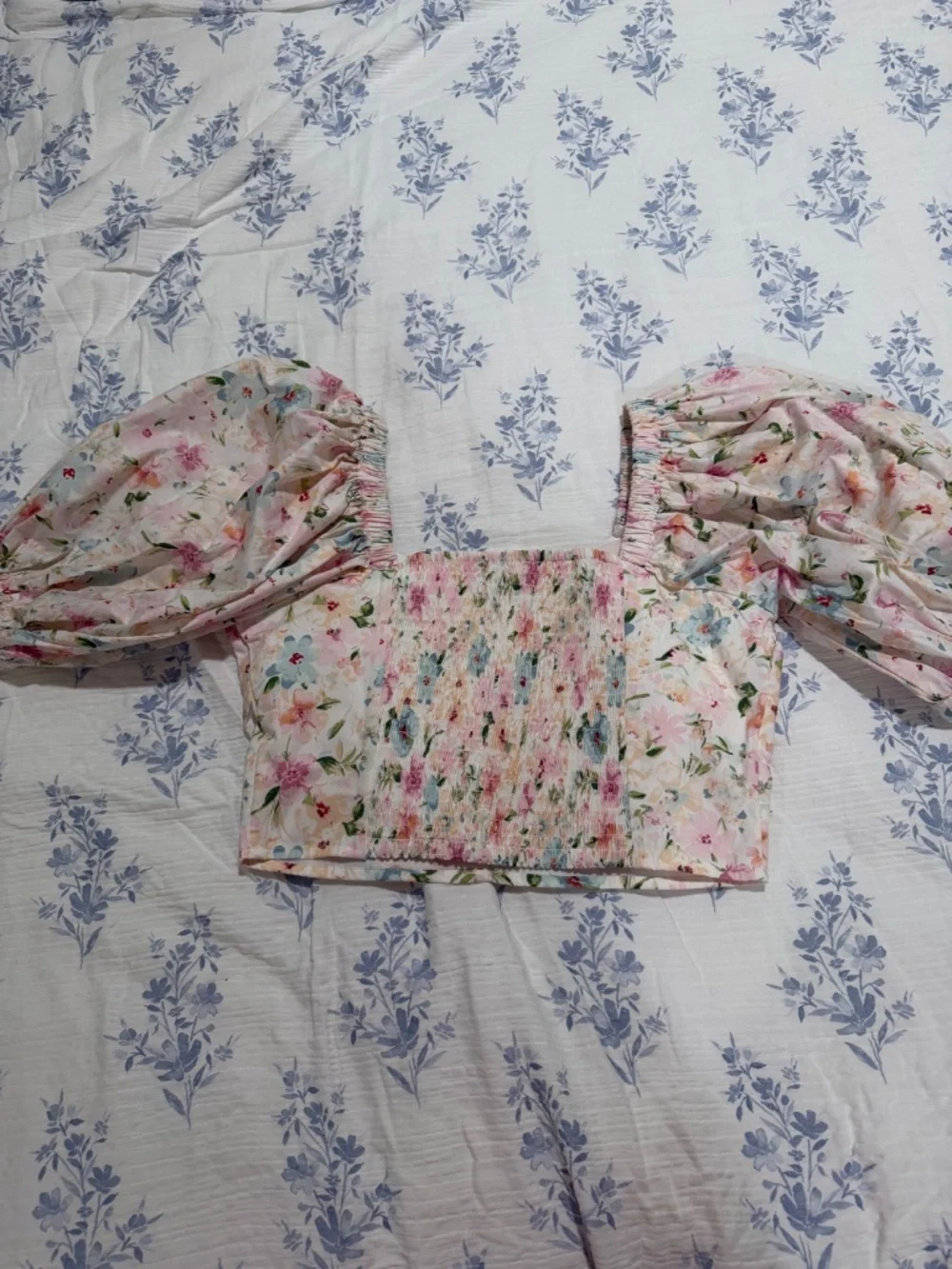 Abercrombie Floral Blouse NWT size Medium